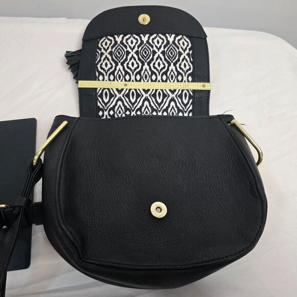 Steve Madden Crossbody Bag Faux Leather Fringe Tassels Black 10" x 9" x 3" - Picture 3 of 13